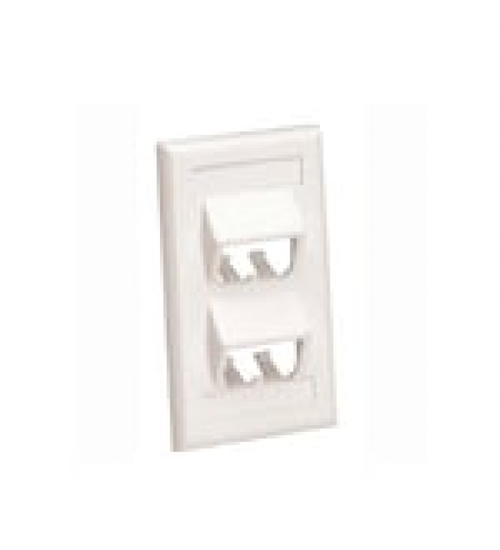 PLACA DE PARED VERTICAL CLASICA, SALIDA PARA 4 PUERTOS MINI-COM INCLINADOS, CON ESPACIOS PARA ETIQUETAS, COLOR BLANCO MATE