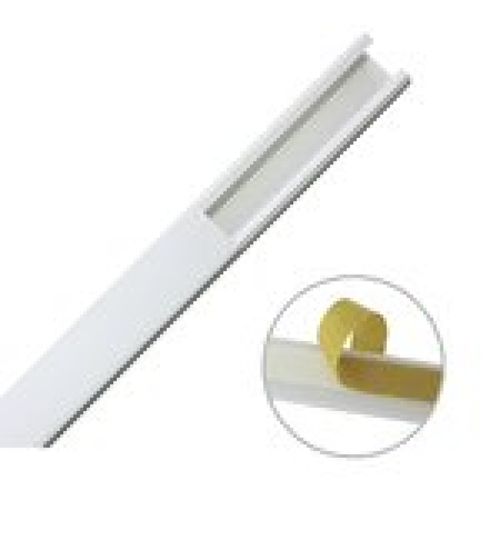CANALETA COLOR BLANCO DE PVC AUTO EXTINGUIBLE DE UNA VIA, 20 X 17 MM TRAMO 6 PIES, CON CINTA ADHESIVA (5201-21252)